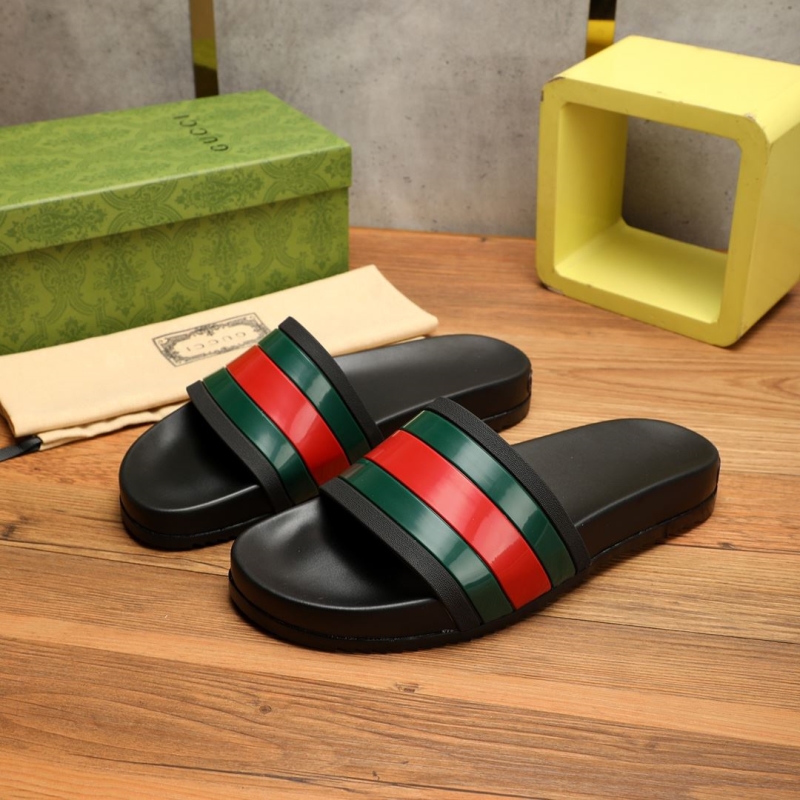 G*u*i slippers